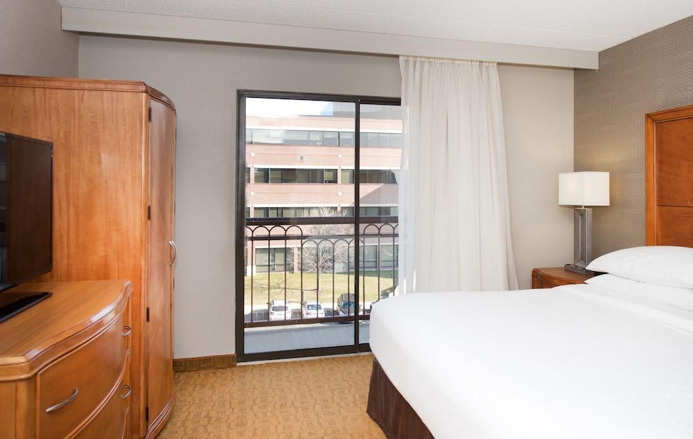 Embassy By Hilton Cincinnati Northeast - Hotel 4*