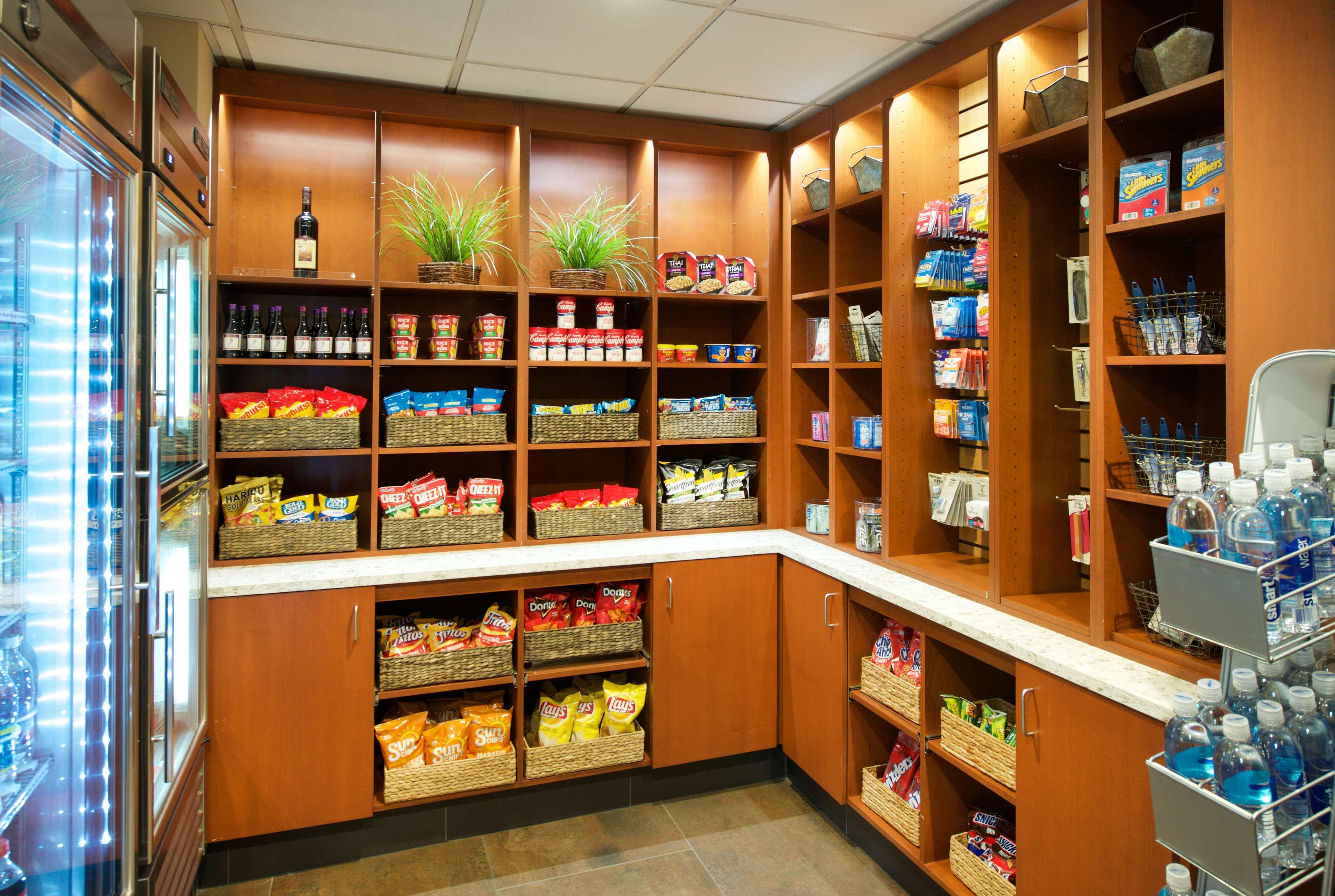 Embassy By Hilton Cincinnati Northeast -