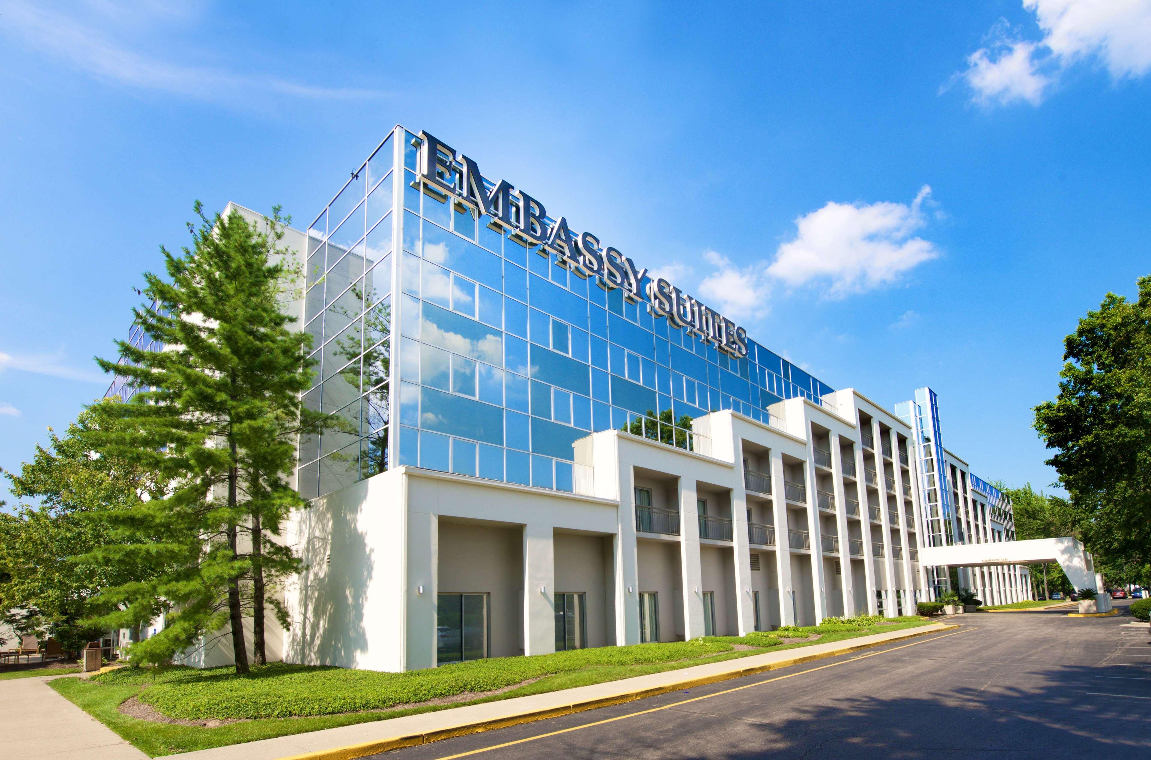 Hotel Embassy By Hilton Cincinnati Northeast -