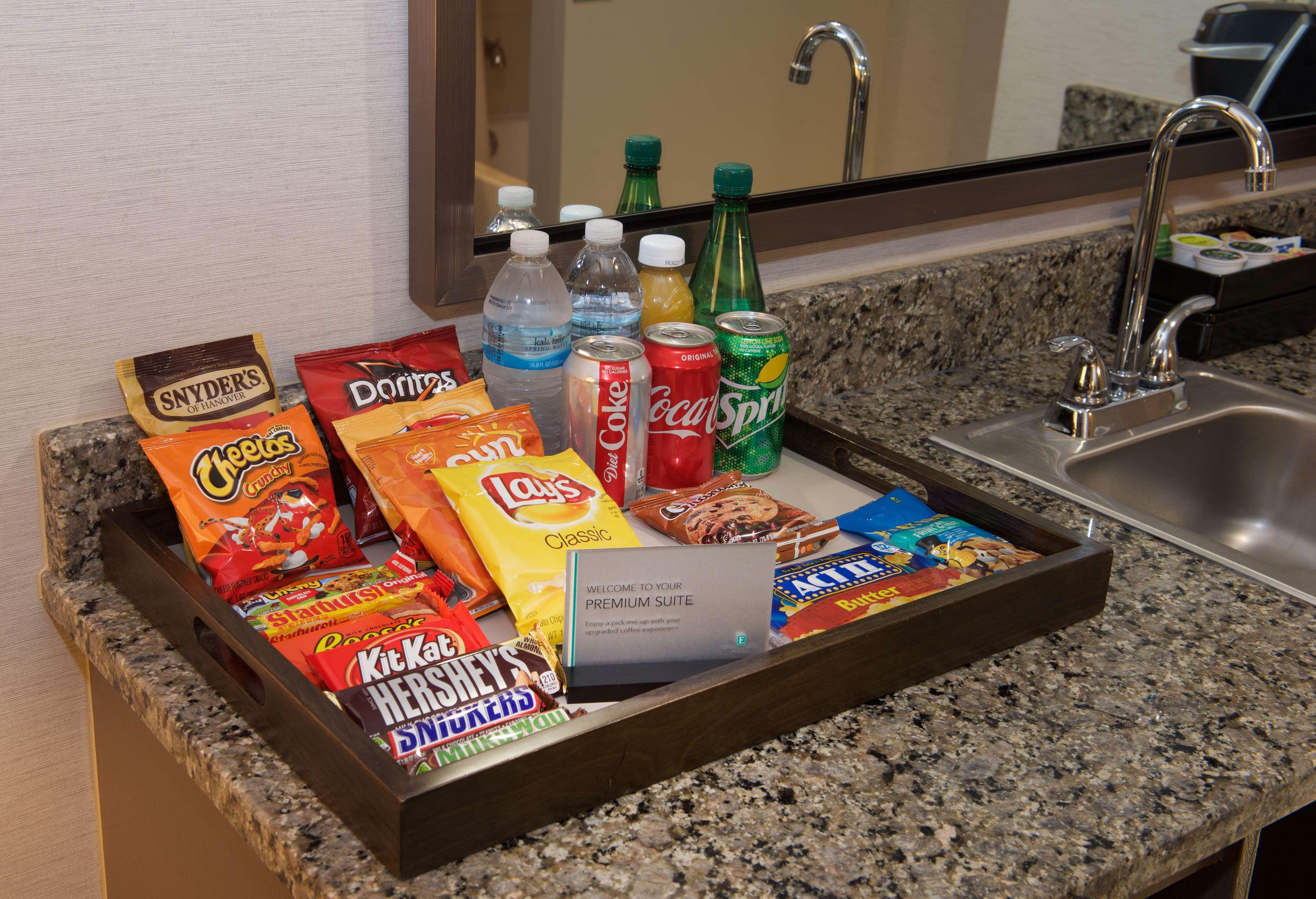 Embassy By Hilton Cincinnati Northeast - Hotel