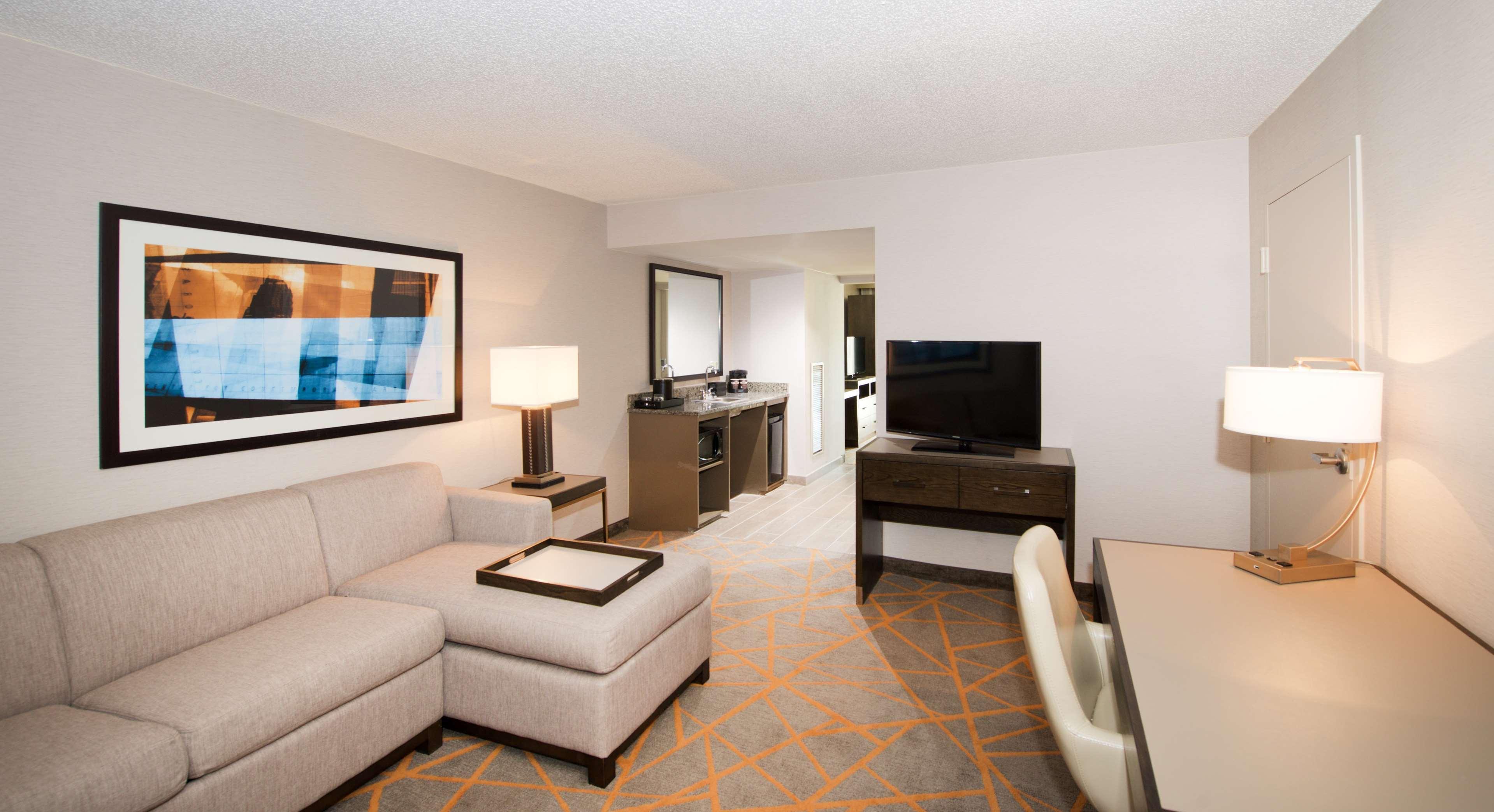 Embassy By Hilton Cincinnati Northeast - 4*