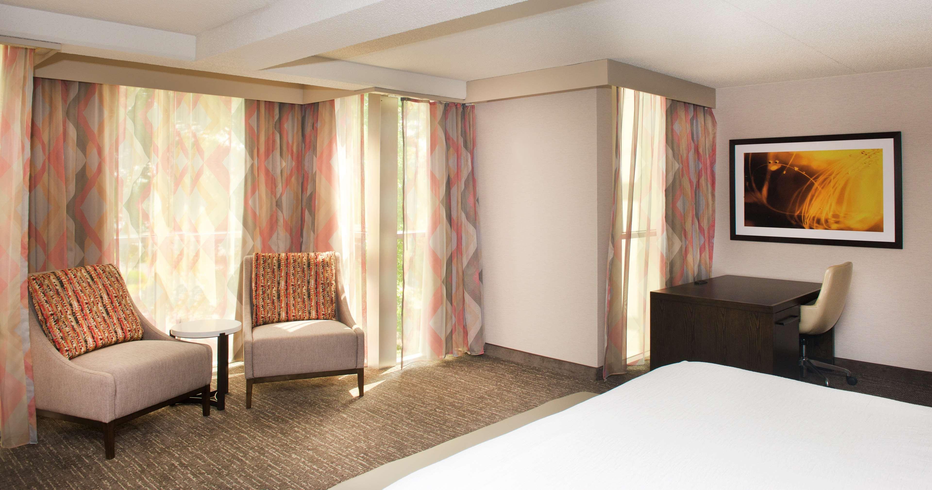 Embassy By Hilton Cincinnati Northeast - 4* Blue Ash