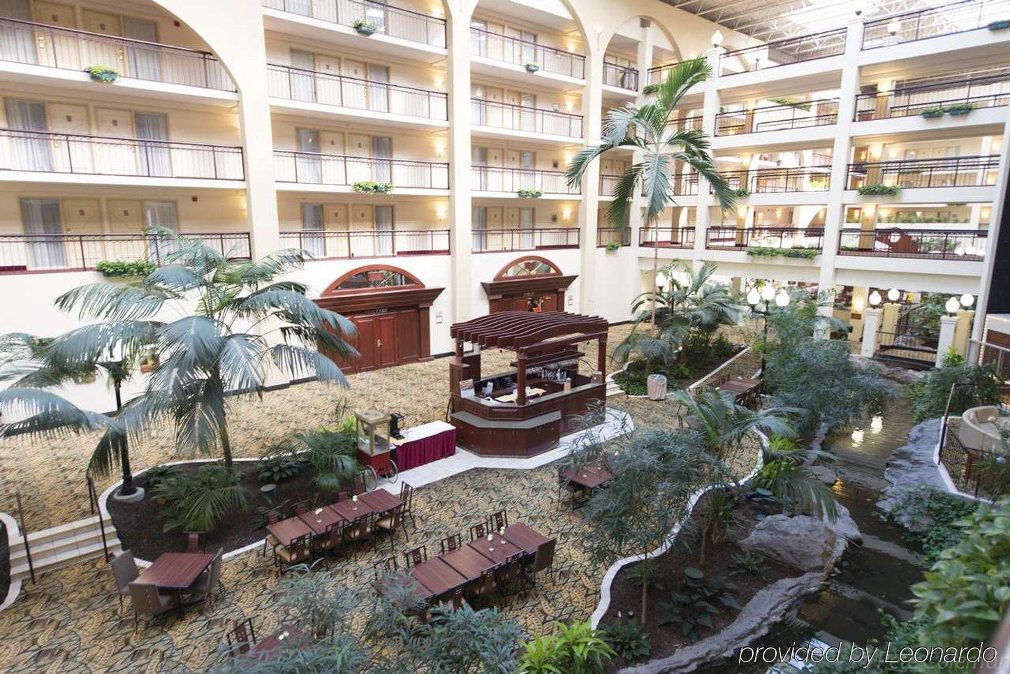 Hotel Embassy By Hilton Cincinnati Northeast - 4*