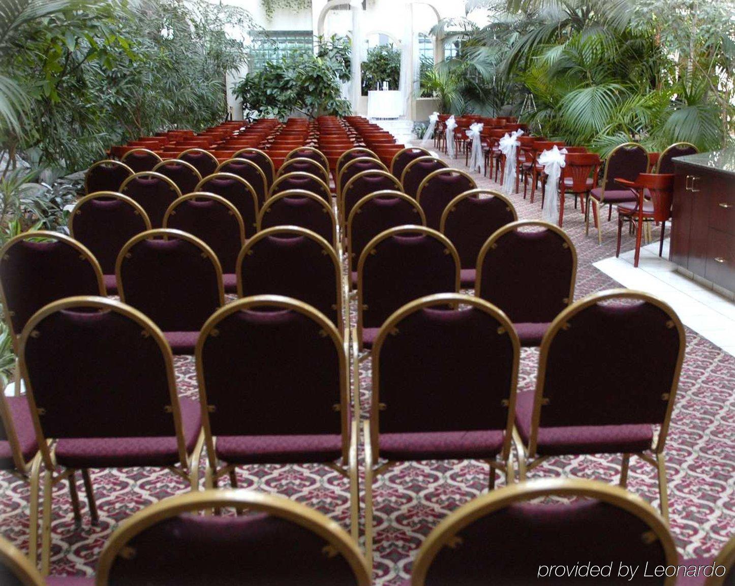 Embassy By Hilton Cincinnati Northeast - Hotel 4*