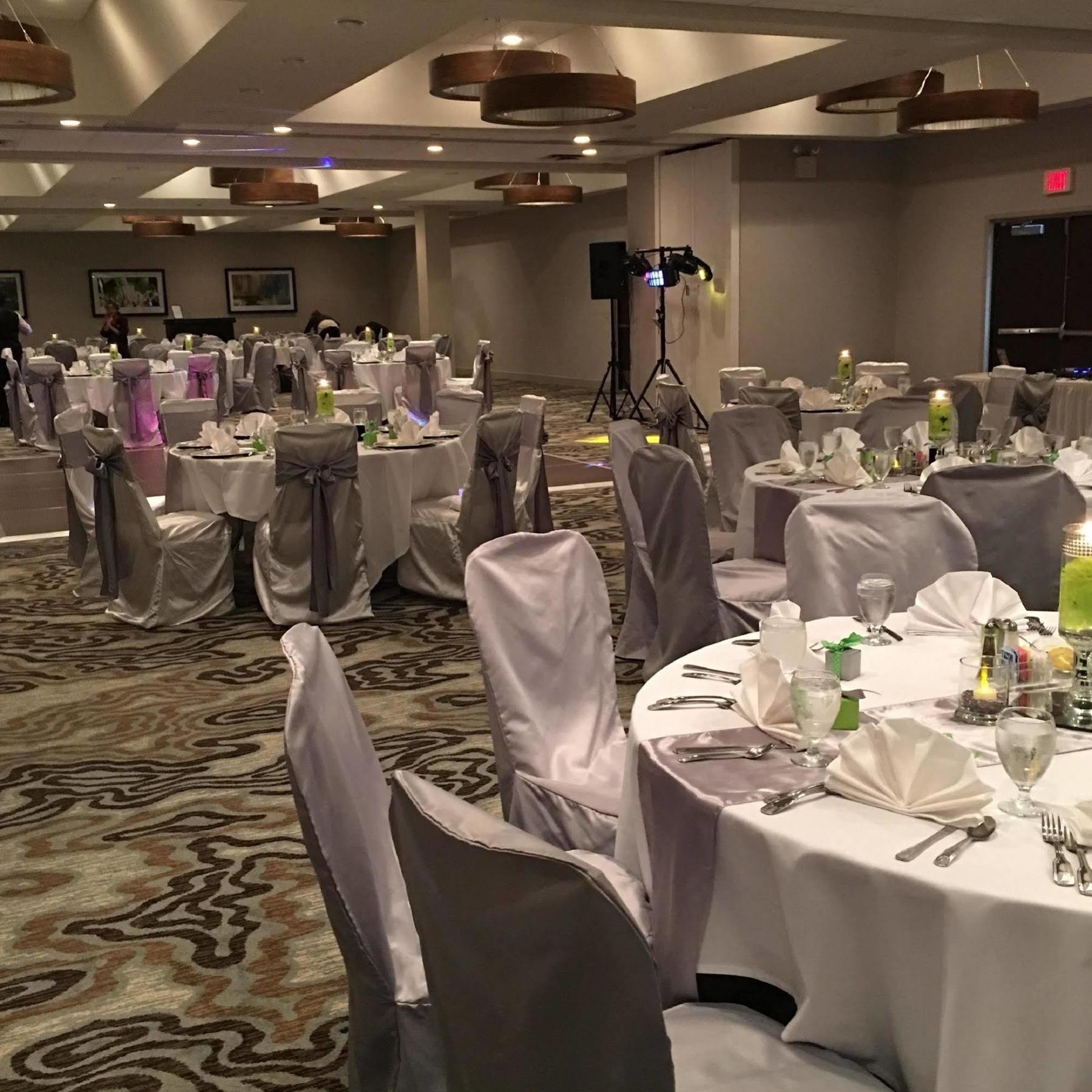 Hotel Embassy By Hilton Cincinnati Northeast - 4*