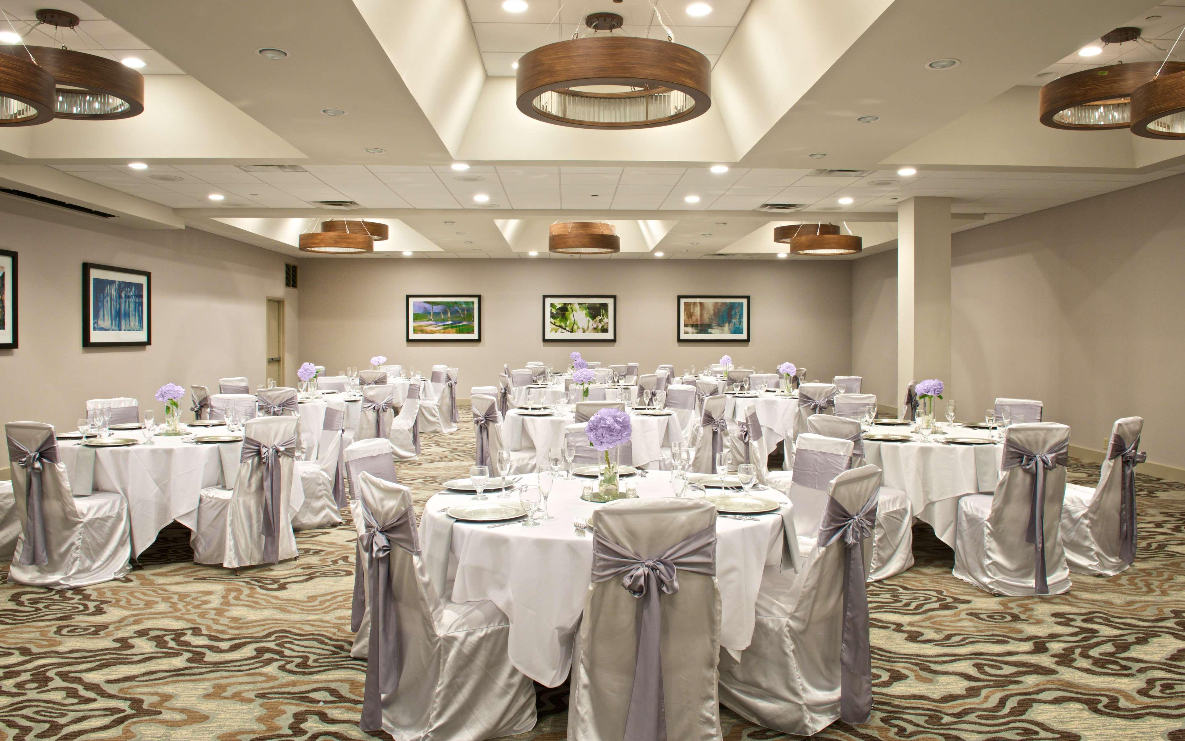 Embassy By Hilton Cincinnati Northeast -