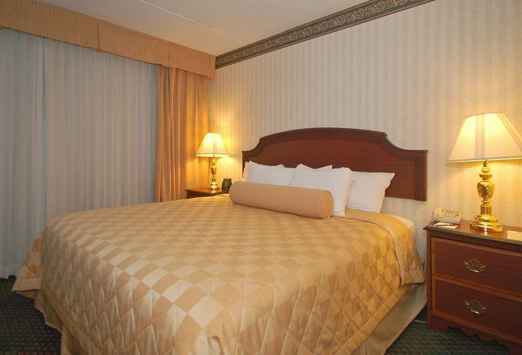Embassy By Hilton Cincinnati Northeast - 4*