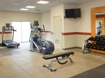 Hotel Embassy By Hilton Cincinnati Northeast - 4*